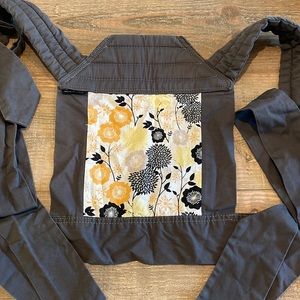Baby Hawk Mei Tai Infant Carrier with reversible pattern baby wearing wrap